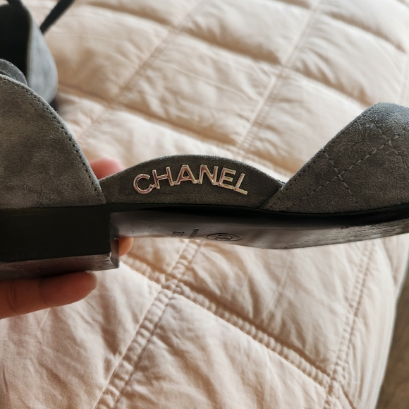 Chanel Flats In suede - Picture 3 of 16